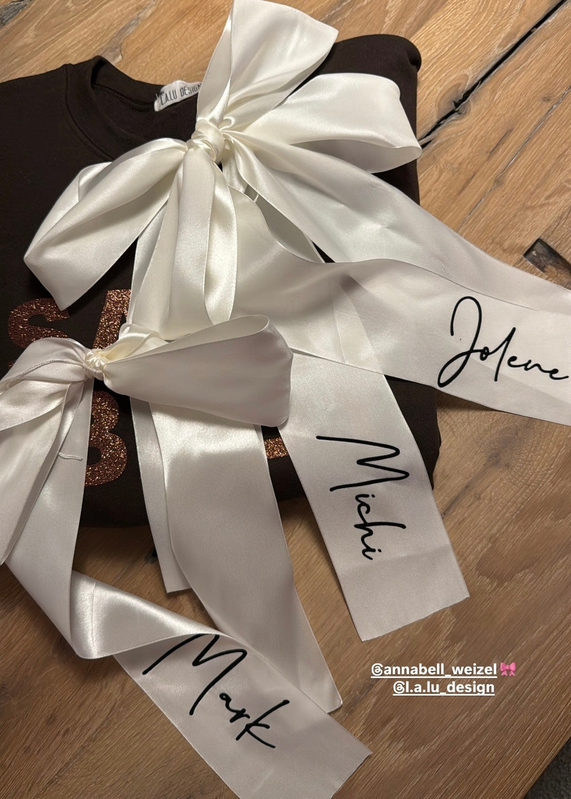 ‘X-MAS BOW’ make it your’s cream