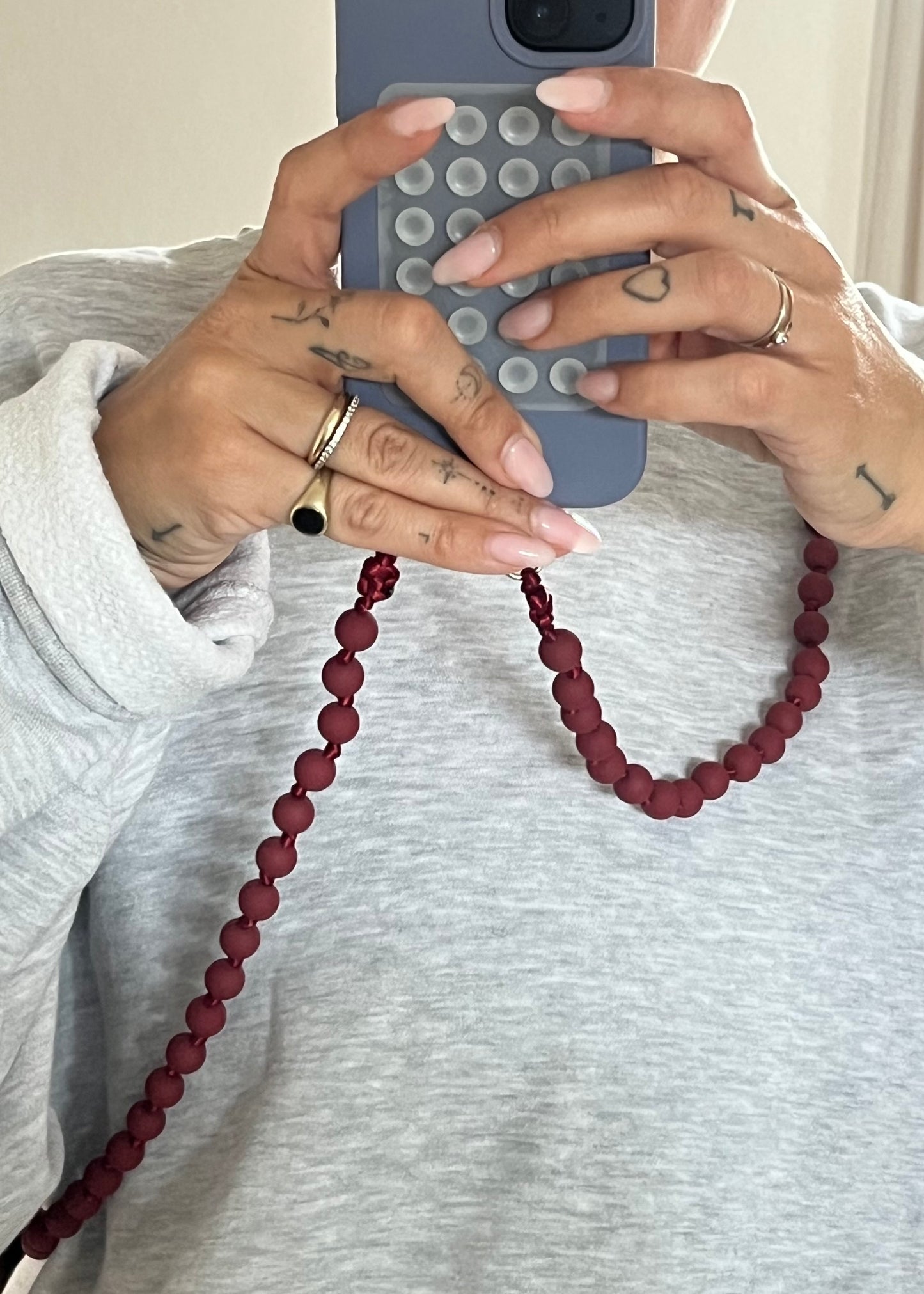`PHONE PEARL CHAIN` red