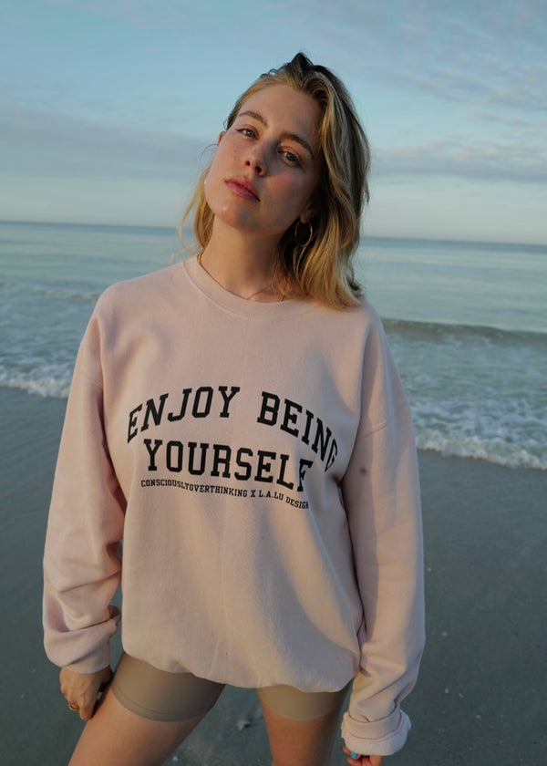 ‘ENJOY BEING YOURSELF‘ loose fit Sweater