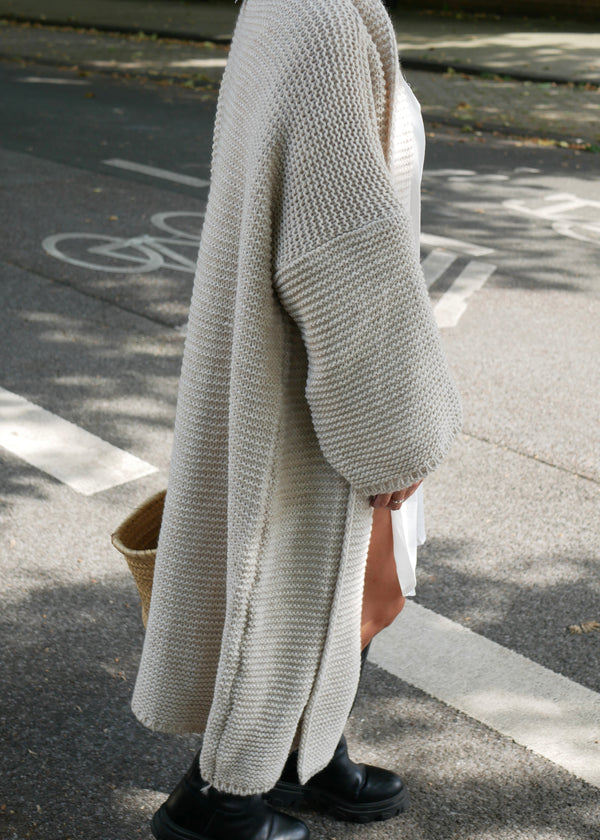 ‘BIG KNIT COAT’ sand