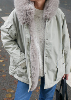 ‘BILLIE’ Arc furry Parka