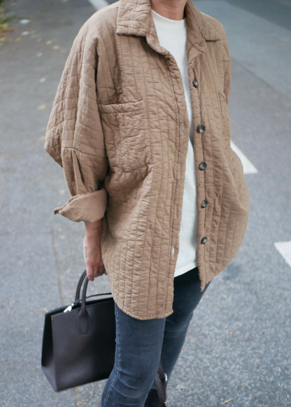 ‘SMALL WALKER’ quilted Parka camel