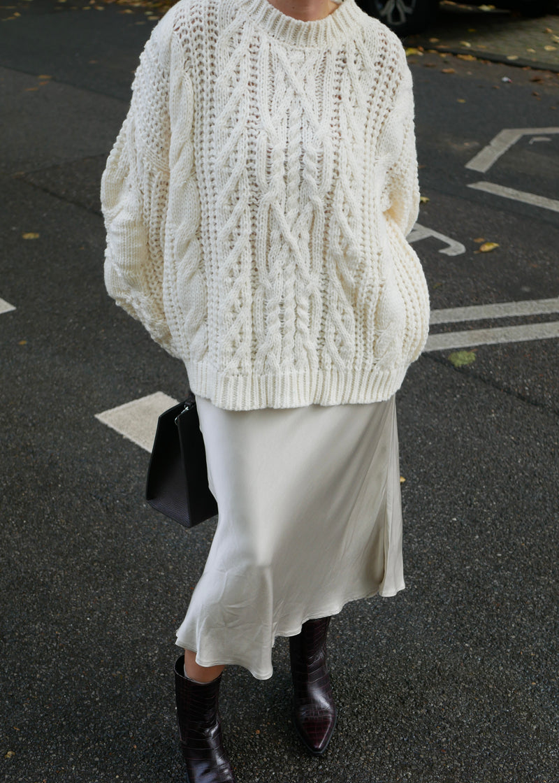 ‘CABLE‘ pattern big knit pullover cream