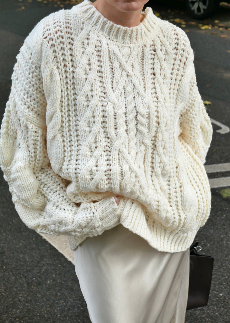 ‘CABLE‘ pattern big knit pullover cream