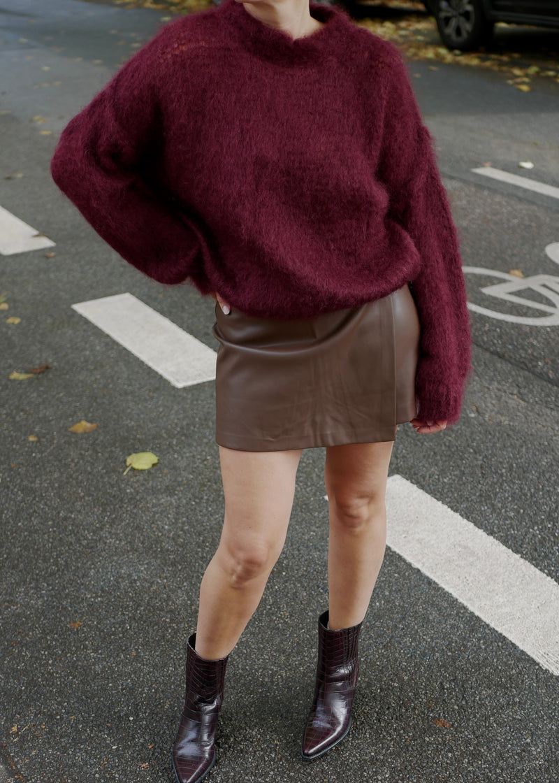 ‘FLUFFY KNIT’ Pullover cherry wine