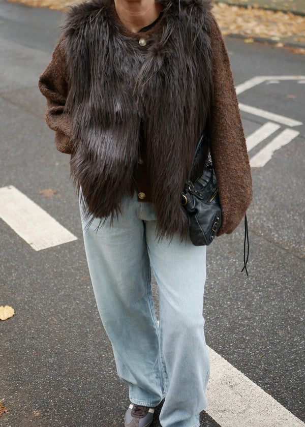 ‘FLUFFY VEST’ chocolate