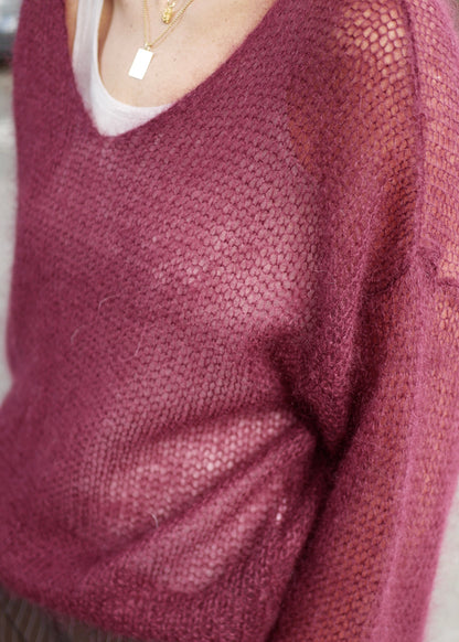 ‘FLUFFY KNIT’ Pullover cherry wine