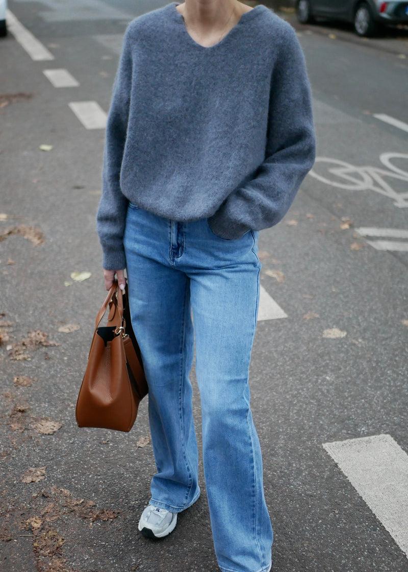 ‘CARA‘ extra soft knit pullover gray/blue