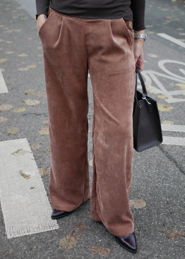 ‘WIDE LEG BIG CORD' pants camel