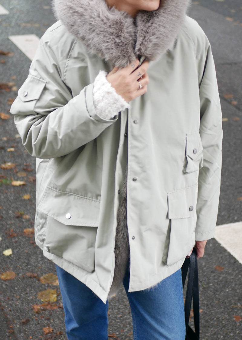 ‘BILLIE’ Arc furry Parka