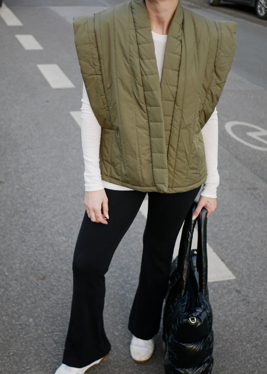 ‘Puffy Wing vest’ olive