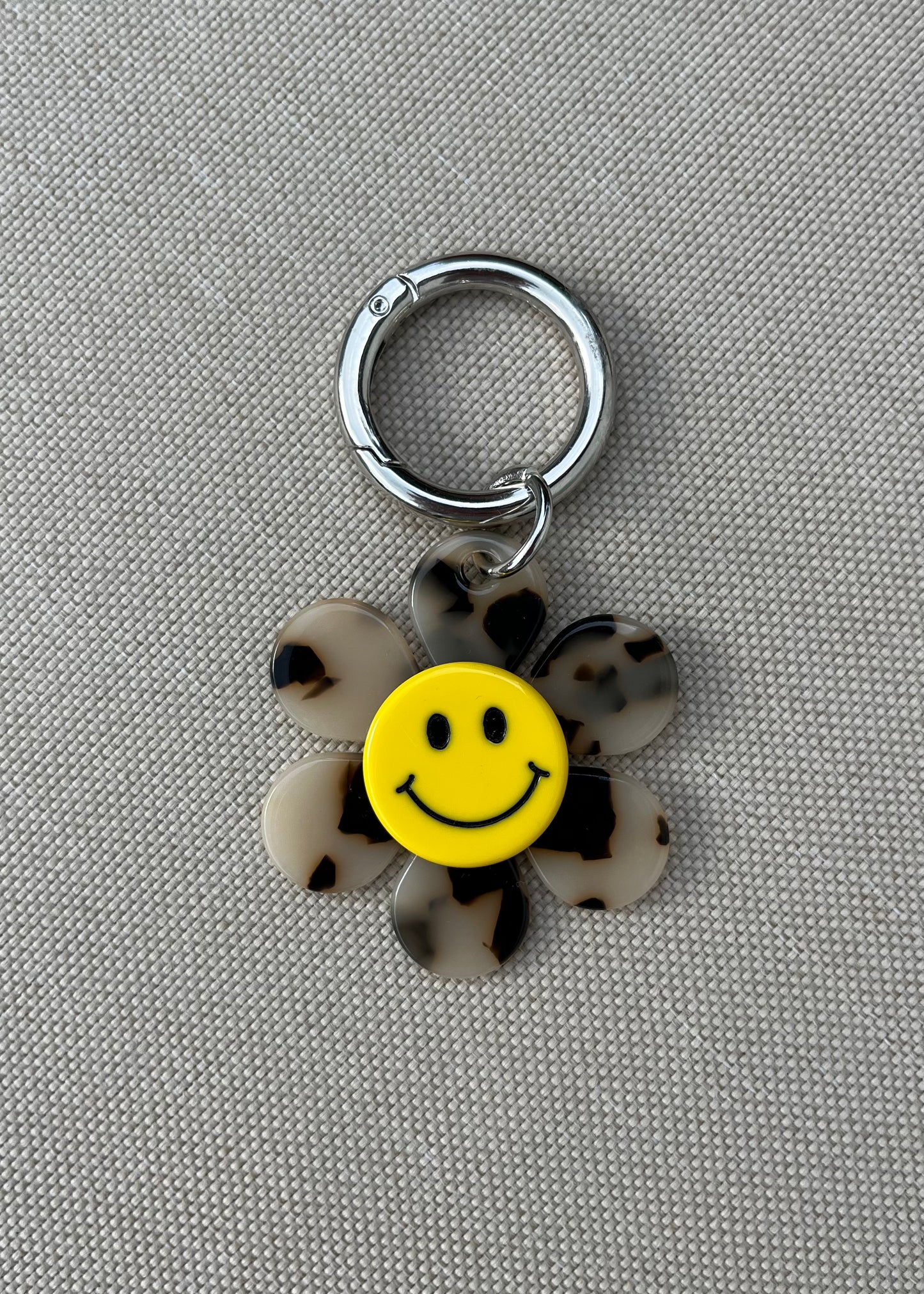 `HAPPY FLOWER` Keychain